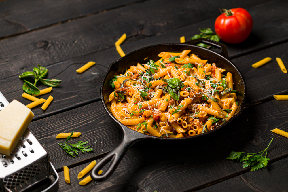 10 Scrumptious Cast Iron Skillet Recipes That Will Make You Fall in Love All Over Again