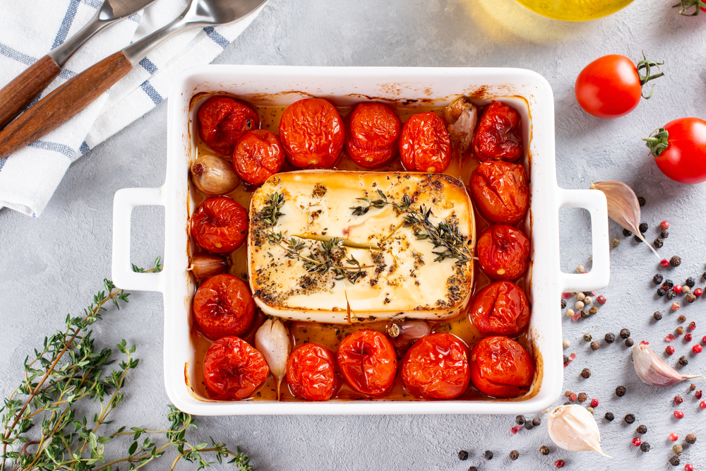 Savor the Sunshine: Delightful Baked Feta Pasta Perfect for Family Summer Dinners