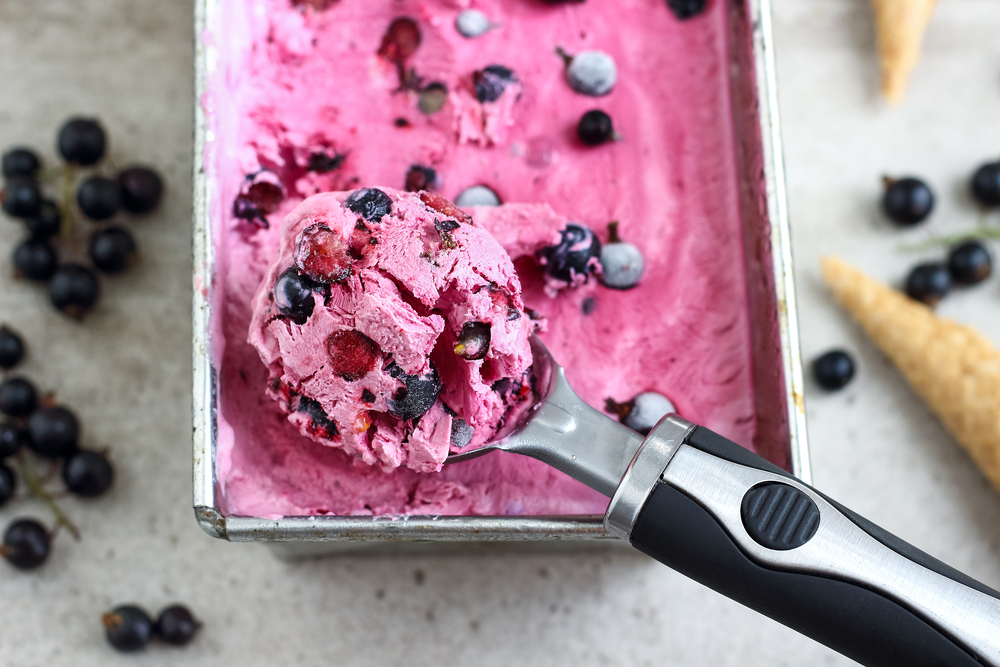 Irresistible Homemade Ice Cream: Mastering Churn and No-Churn Techniques